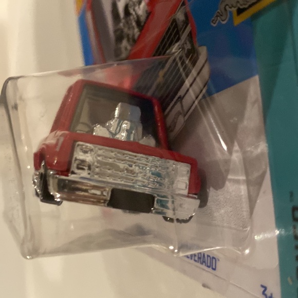 Hot Wheels Toon’d ‘83 Chevy Silverado - Picture 3 of 5